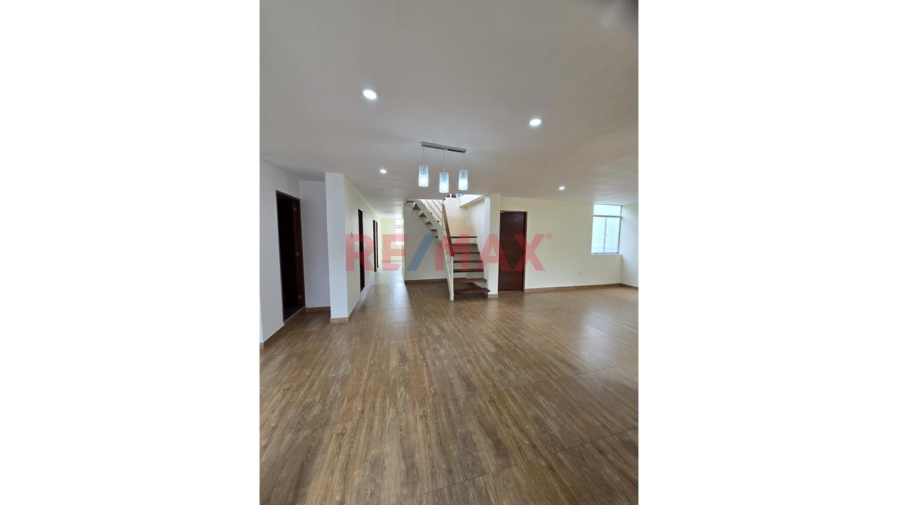 Venta Dúplex De 240M2 En San Borja Sur - 3