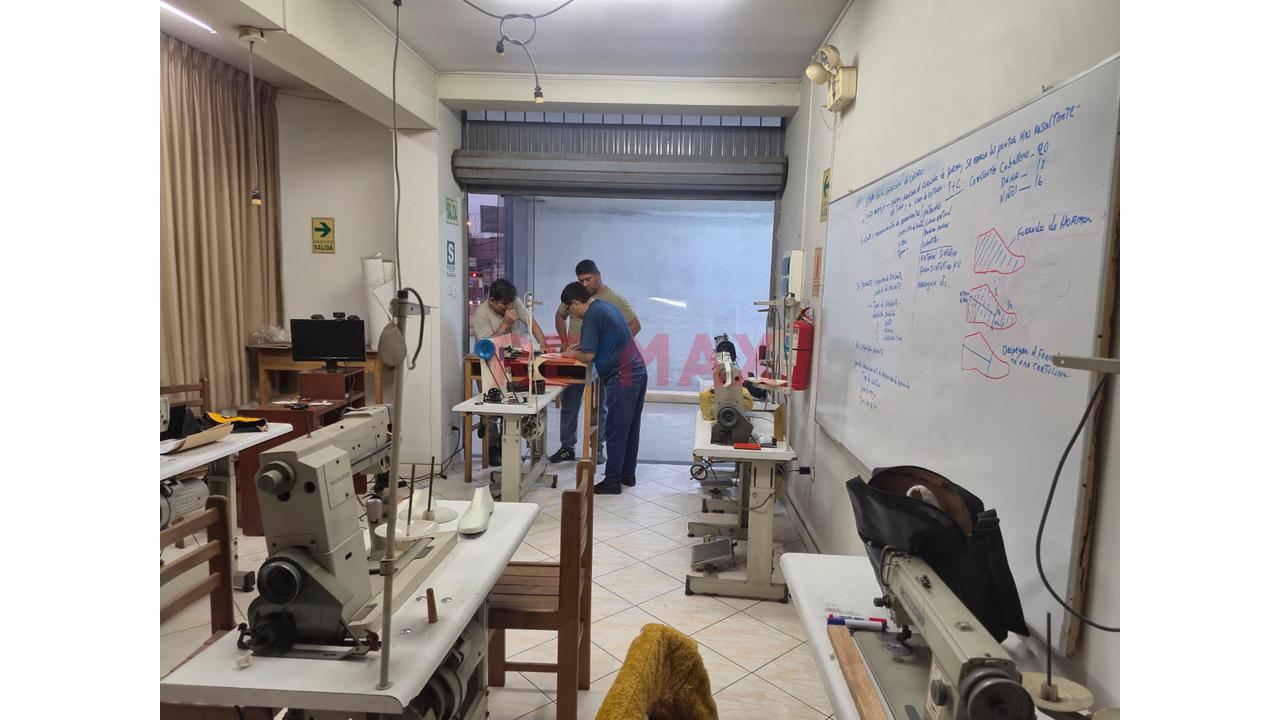 Local Comercial En Venta En El Hermoso Distrtito De San Martin De Porres — foto 2