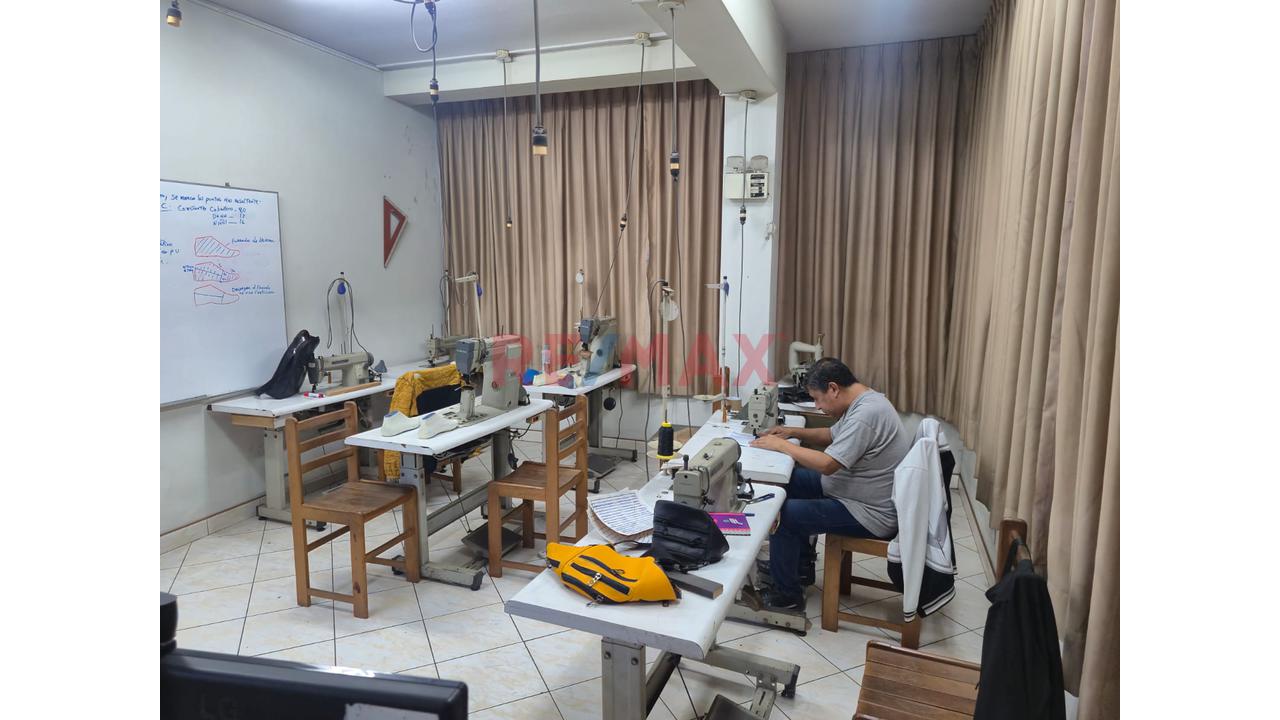 Local Comercial En Venta En El Hermoso Distrtito De San Martin De Porres — foto 5