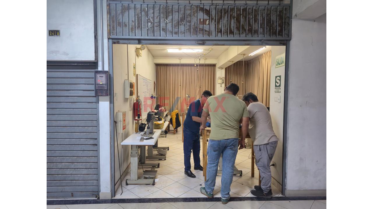 Local Comercial En Venta En El Hermoso Distrtito De San Martin De Porres — foto 3