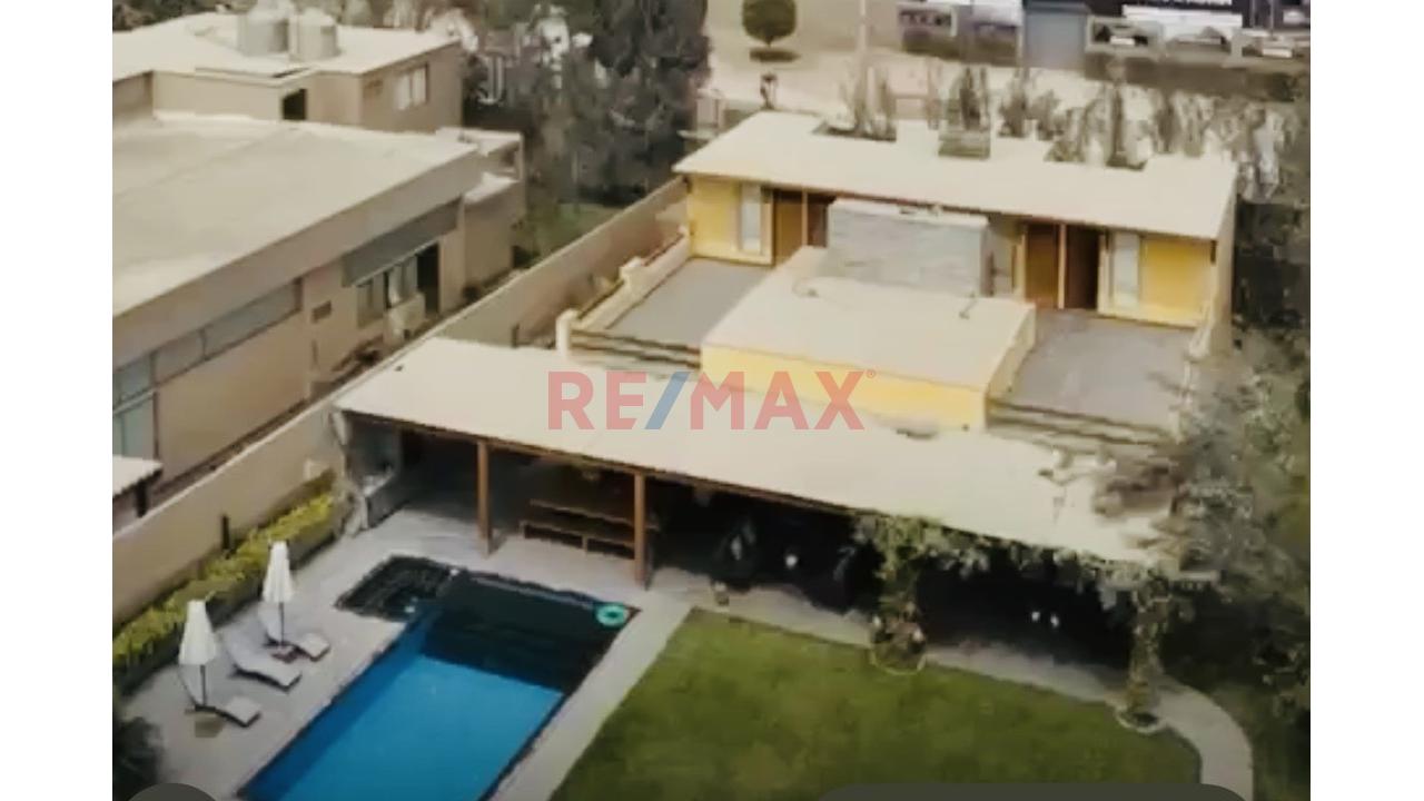 Terreno Con Moderna Edificación En Cieneguilla