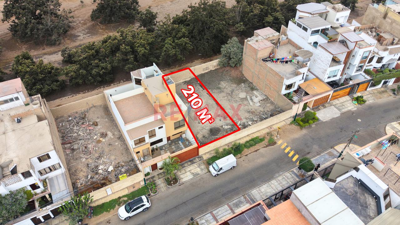 🏡 Terreno De 210 M² | 10 M De Frente | Exclusiva Zona Residencial De La Molina — foto 5