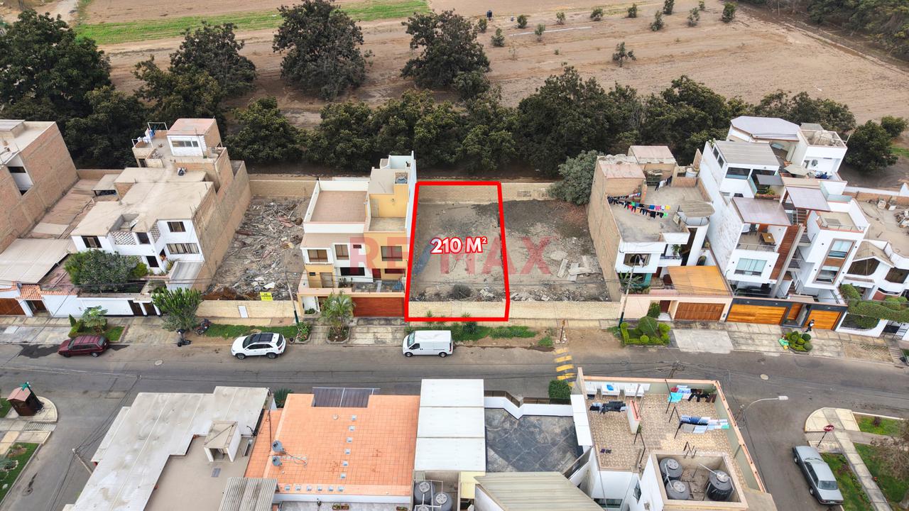 🏡 Terreno De 210 M² | 10 M De Frente | Exclusiva Zona Residencial De La Molina — foto 7
