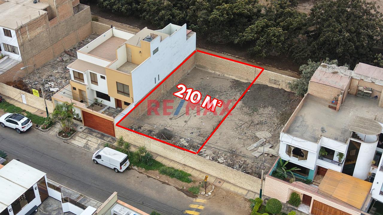 🏡 Terreno De 210 M² | 10 M De Frente | Exclusiva Zona Residencial De La Molina