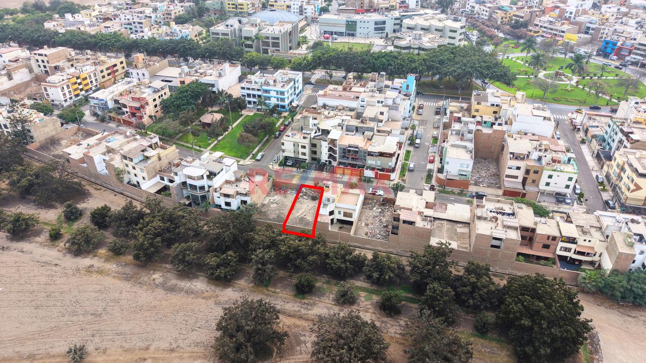 🏡 Terreno De 210 M² | 10 M De Frente | Exclusiva Zona Residencial De La Molina — foto 9