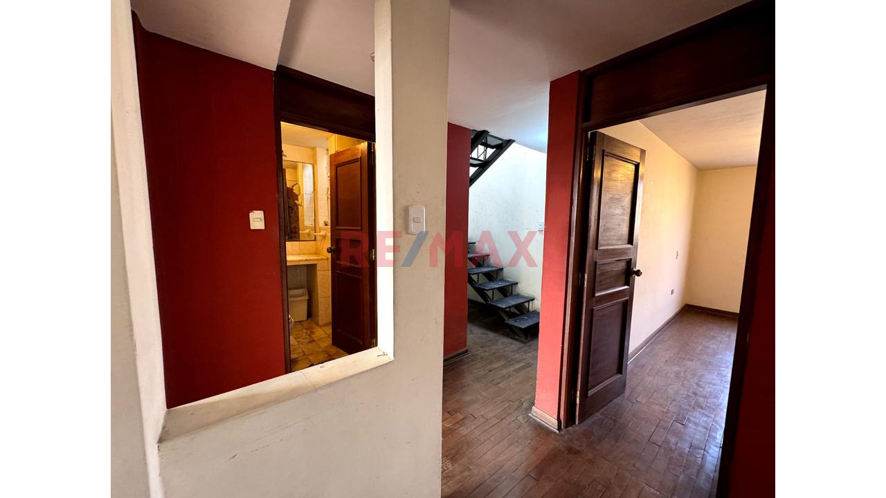 Oportunidad Única Venta De Departamento Dúplex , Ubicado En El Cercado De Lima Límite Con Pueblo Libre — foto 4