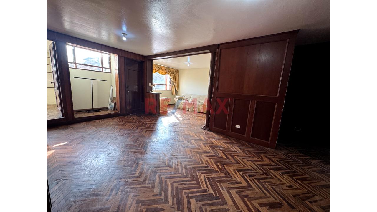 Oportunidad Única Venta De Departamento Dúplex , Ubicado En El Cercado De Lima Límite Con Pueblo Libre — foto 9