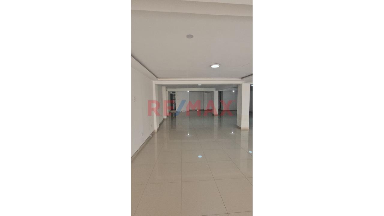 Amplio Local Comercial En Segundo Piso Con Buena Iluminación — foto 5