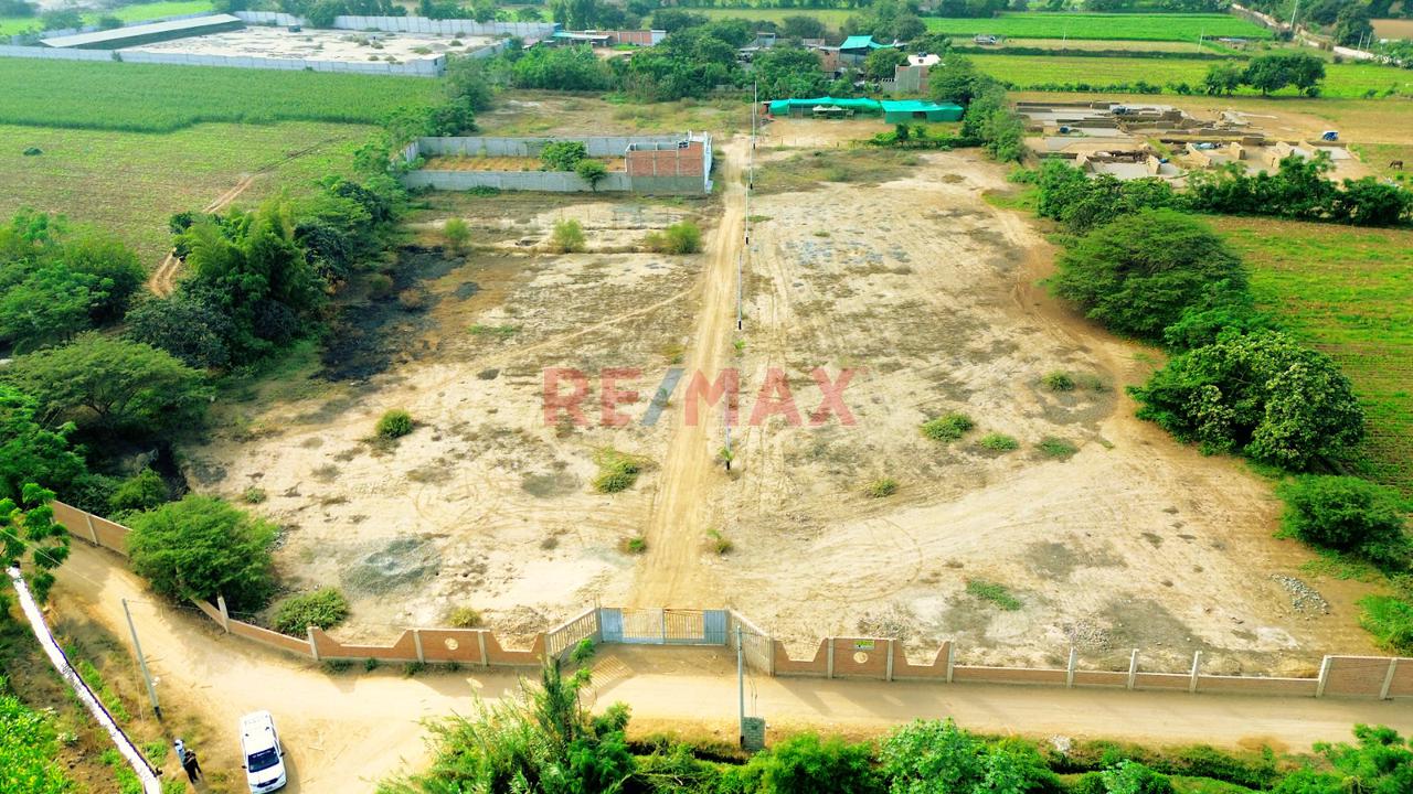 Exclusivo Lote 1000 M2 Para Casa Campo En Laredo - 4