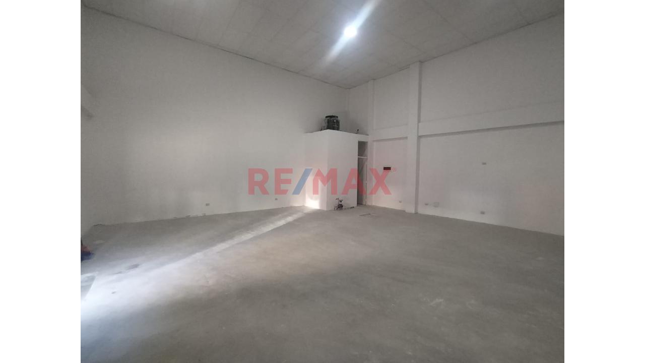 Alquiler De Local Comercial Av Bolognesi - 5