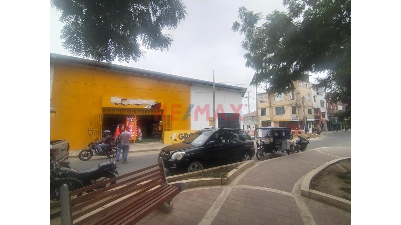 Alquiler De Local Comercial Av Bolognesi - 8
