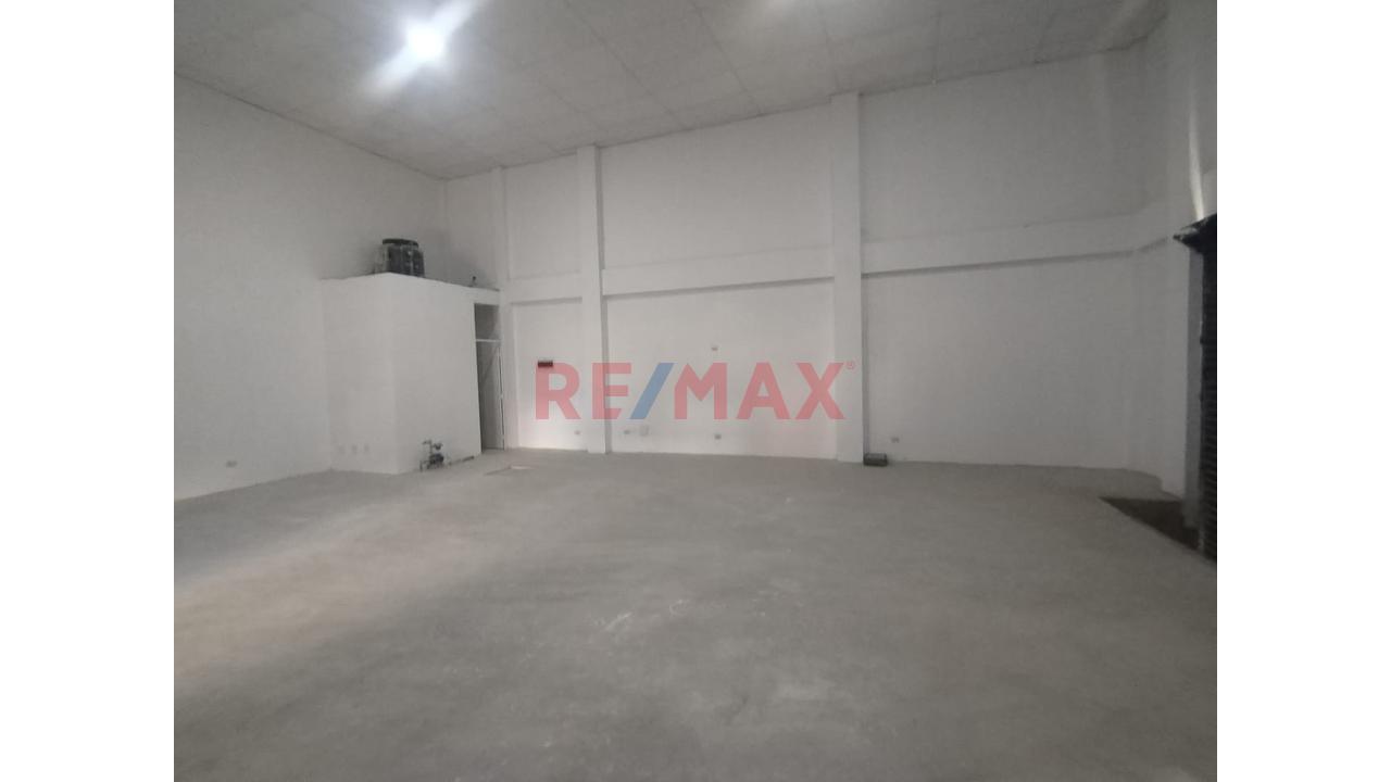 Alquiler De Local Comercial Av Bolognesi - 3