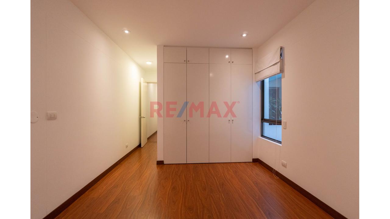 Hay Departamentos Grandes... Y Luego Están Aquellos Que Te Hacen Sentir Que Vives En Una Casa Dentro De Un Exclusivo Condominio Privado. — foto 4