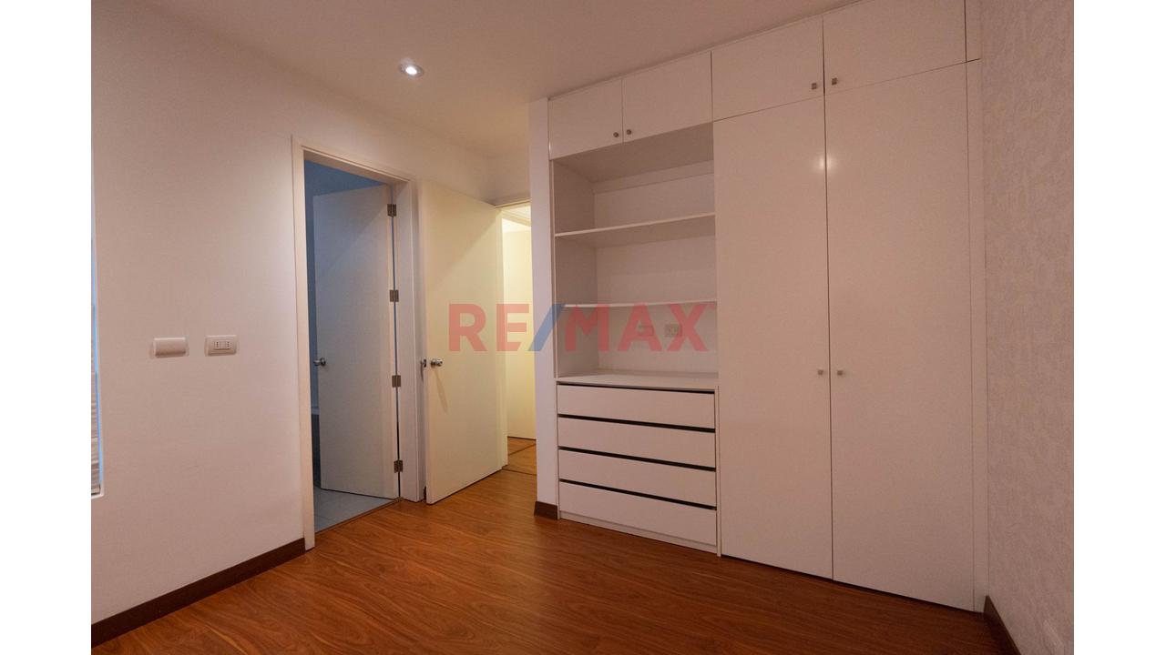 Hay Departamentos Grandes... Y Luego Están Aquellos Que Te Hacen Sentir Que Vives En Una Casa Dentro De Un Exclusivo Condominio Privado. — foto 6