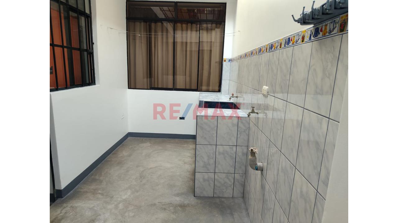 Alquiler De Acogedor Departamento En San Martin De Porres — foto 5