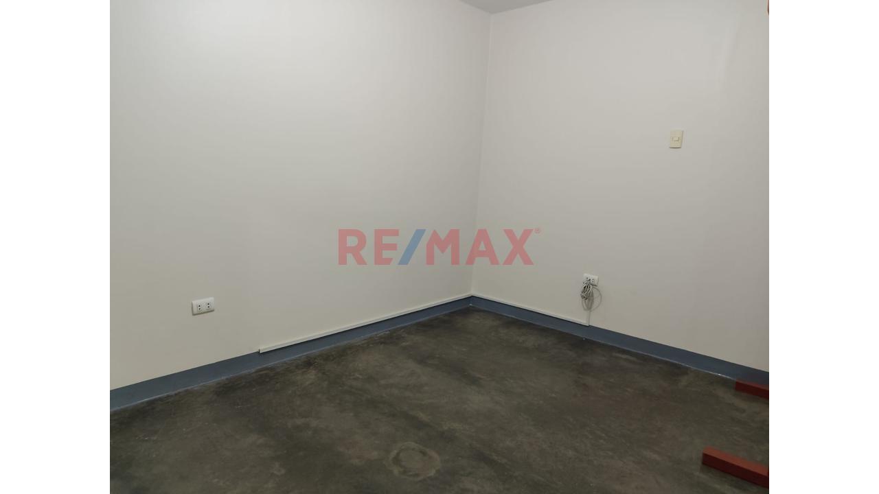 Alquiler De Acogedor Departamento En San Martin De Porres — foto 4