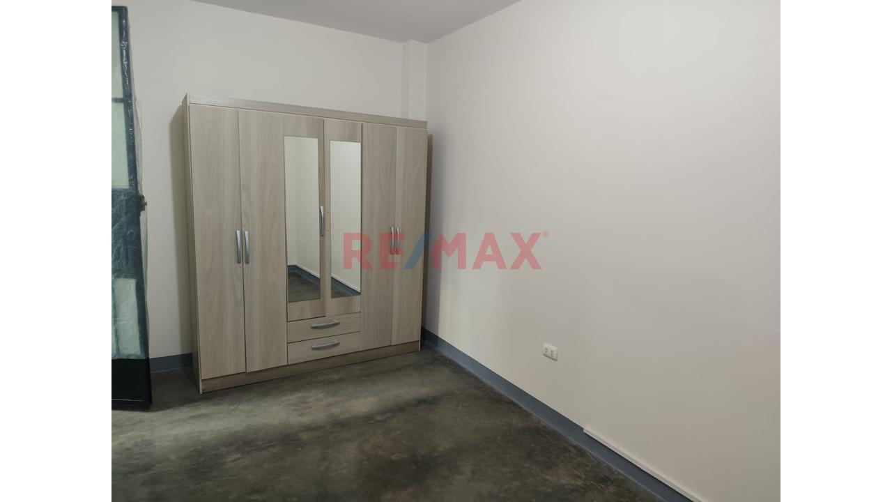Alquiler De Acogedor Departamento En San Martin De Porres — foto 8