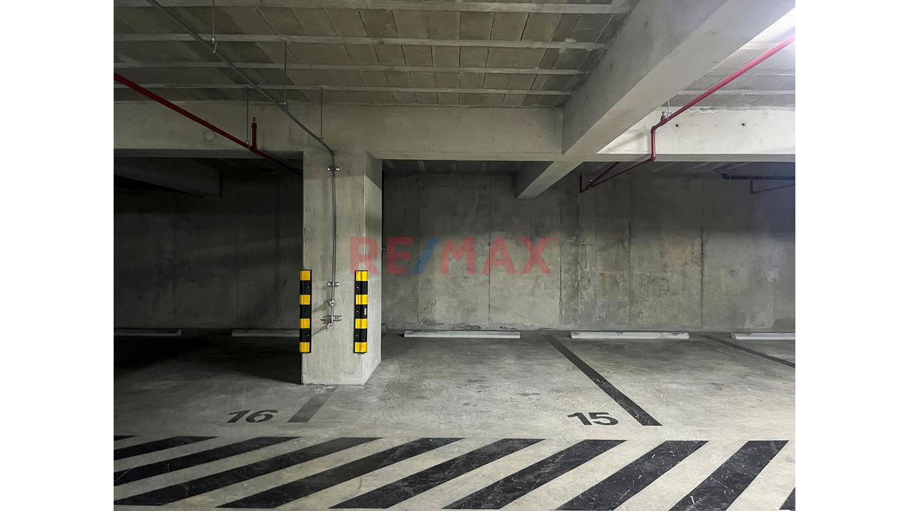 Venta De Amplia Oficina Y 3 Cocheras Exlusiva Y Centrica Zona De Miraflores - 17