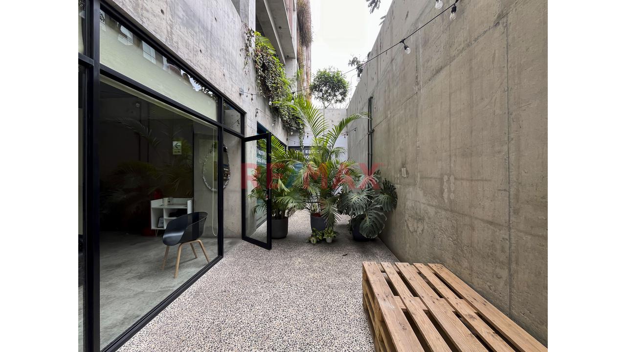 Venta De Amplia Oficina Y 3 Cocheras Exlusiva Y Centrica Zona De Miraflores - 16