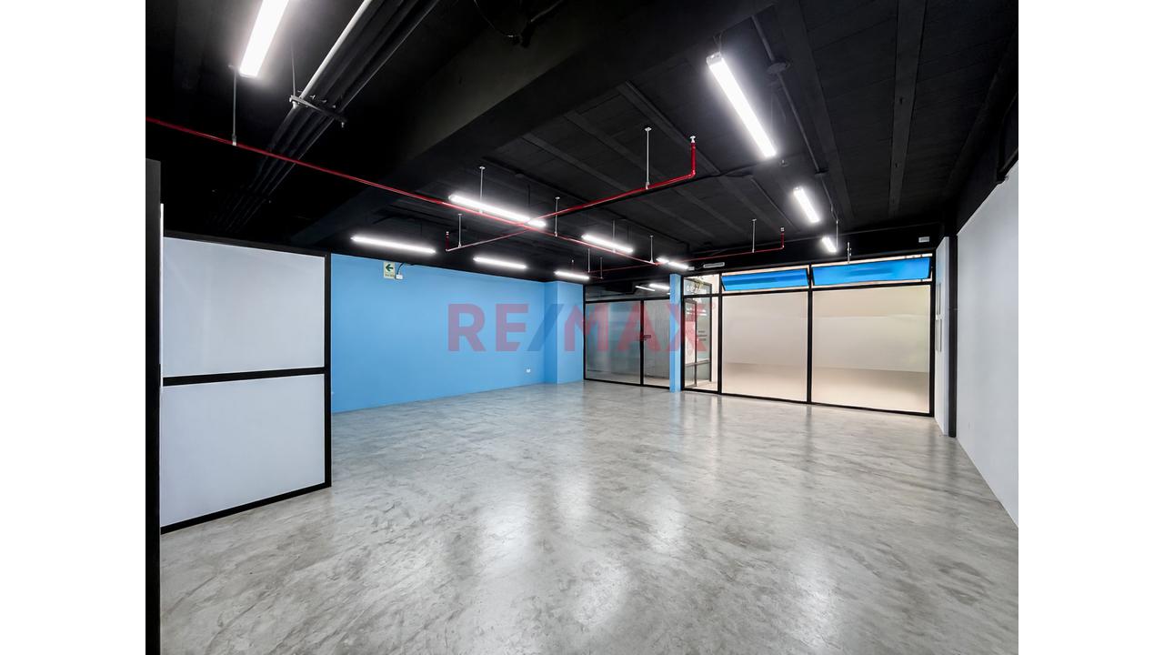 Venta De Amplia Oficina Y 3 Cocheras Exlusiva Y Centrica Zona De Miraflores — foto 6
