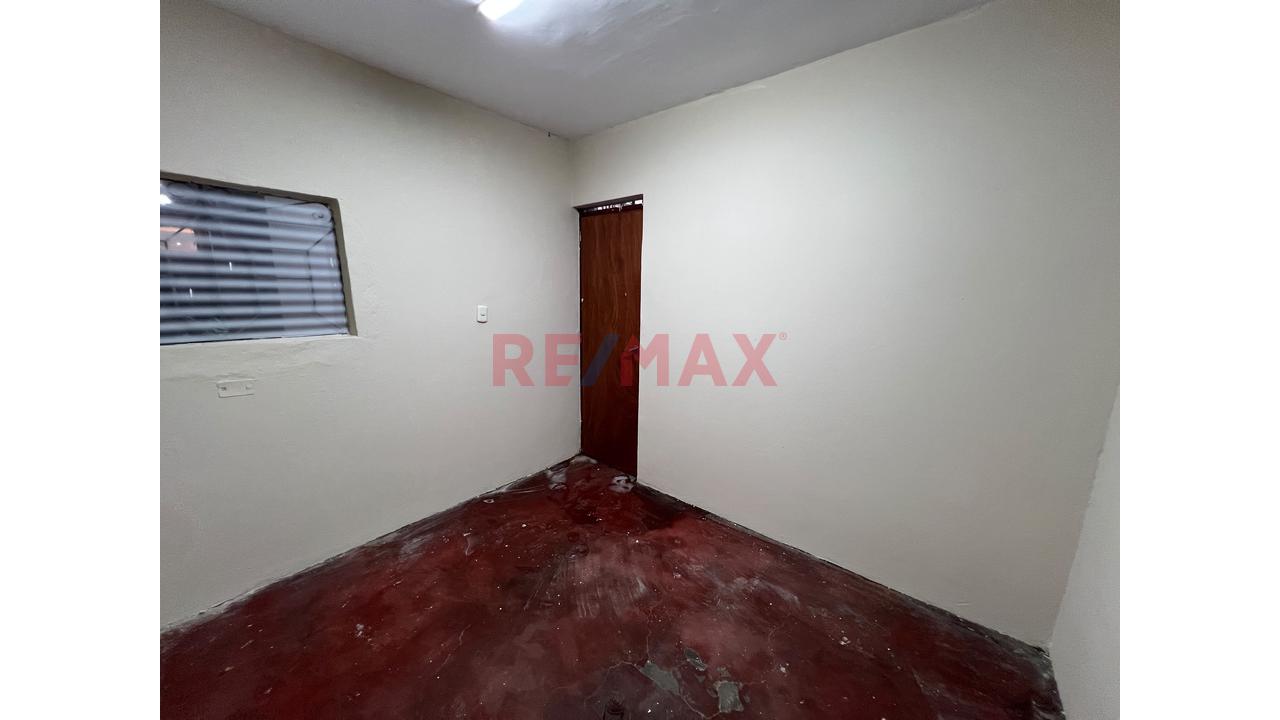 ¡A Una Cuadra De La Uni! Casa De 3 Pisos + Azotea Con 474 M² Construidos En San Martín De Porres — foto 6