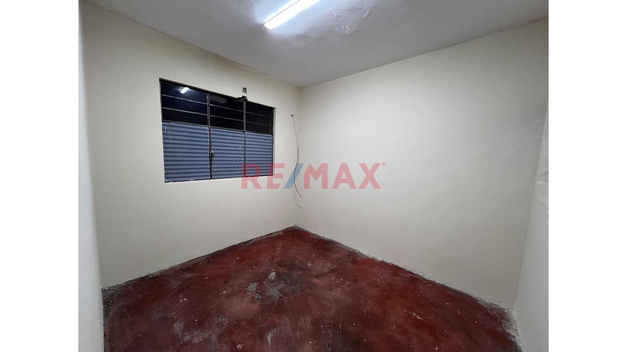 ¡A Una Cuadra De La Uni! Casa De 3 Pisos + Azotea Con 474 M² Construidos En San Martín De Porres — foto 5
