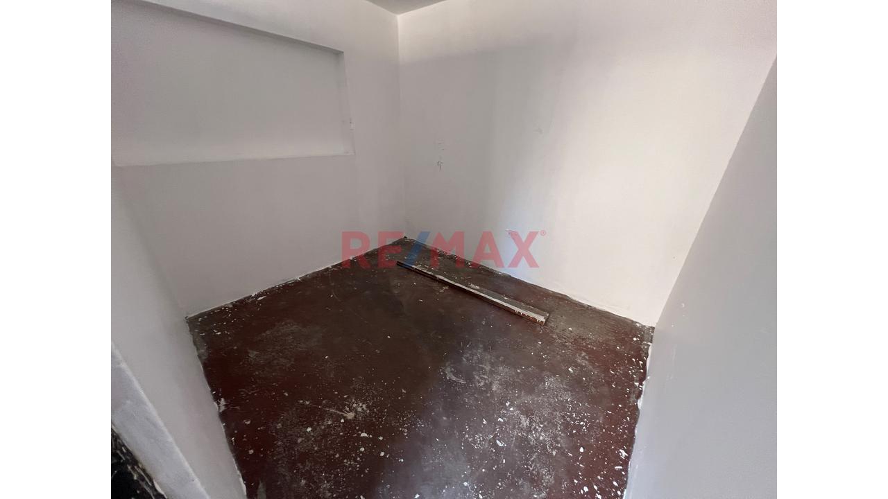 ¡A Una Cuadra De La Uni! Casa De 3 Pisos + Azotea Con 474 M² Construidos En San Martín De Porres — foto 10