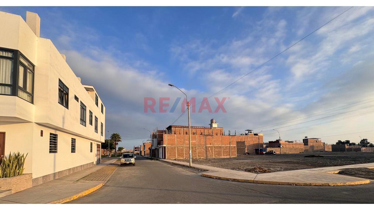 Precio De Ocasión Terreno 132 M2 En Urb Las Palmeras, Barranca - 2
