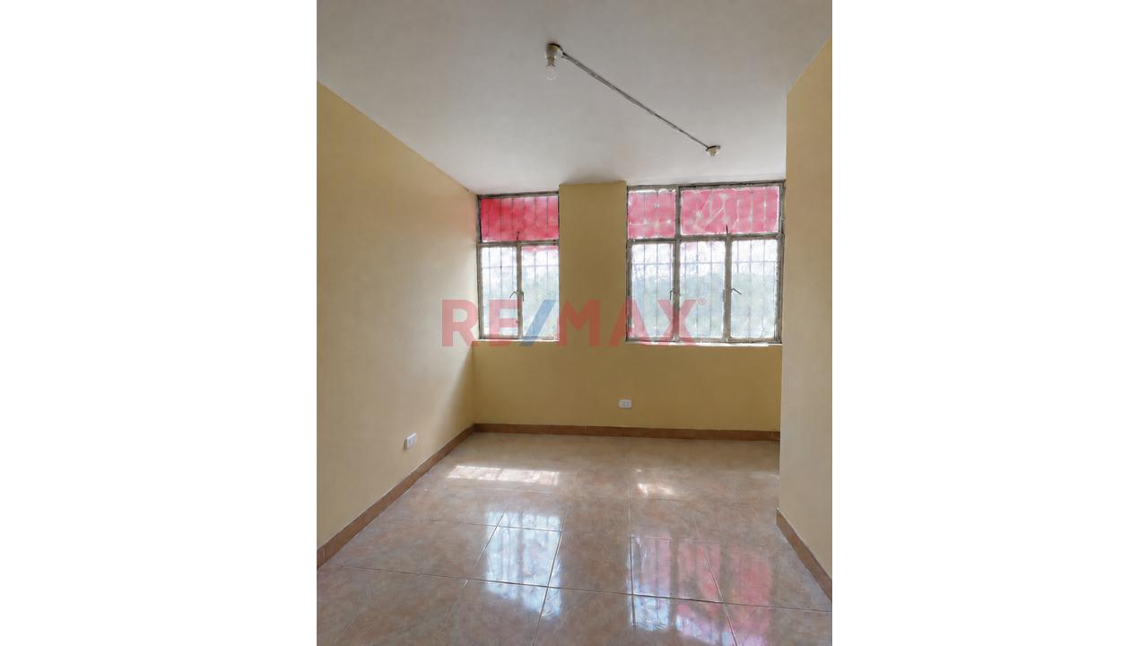 📈 Impulsa Tu Negocio | Local Comercial En Alquiler Con Ubicación Estratégica En Los Edificios Tallanes 📍 - 5