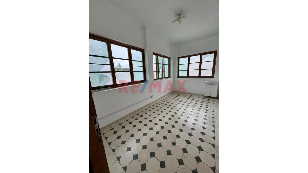 🏢 Alquila Tu Negocio En La Mejor Ubicación De Piura – Av. Grau Frente Al Parque Infantil - 19