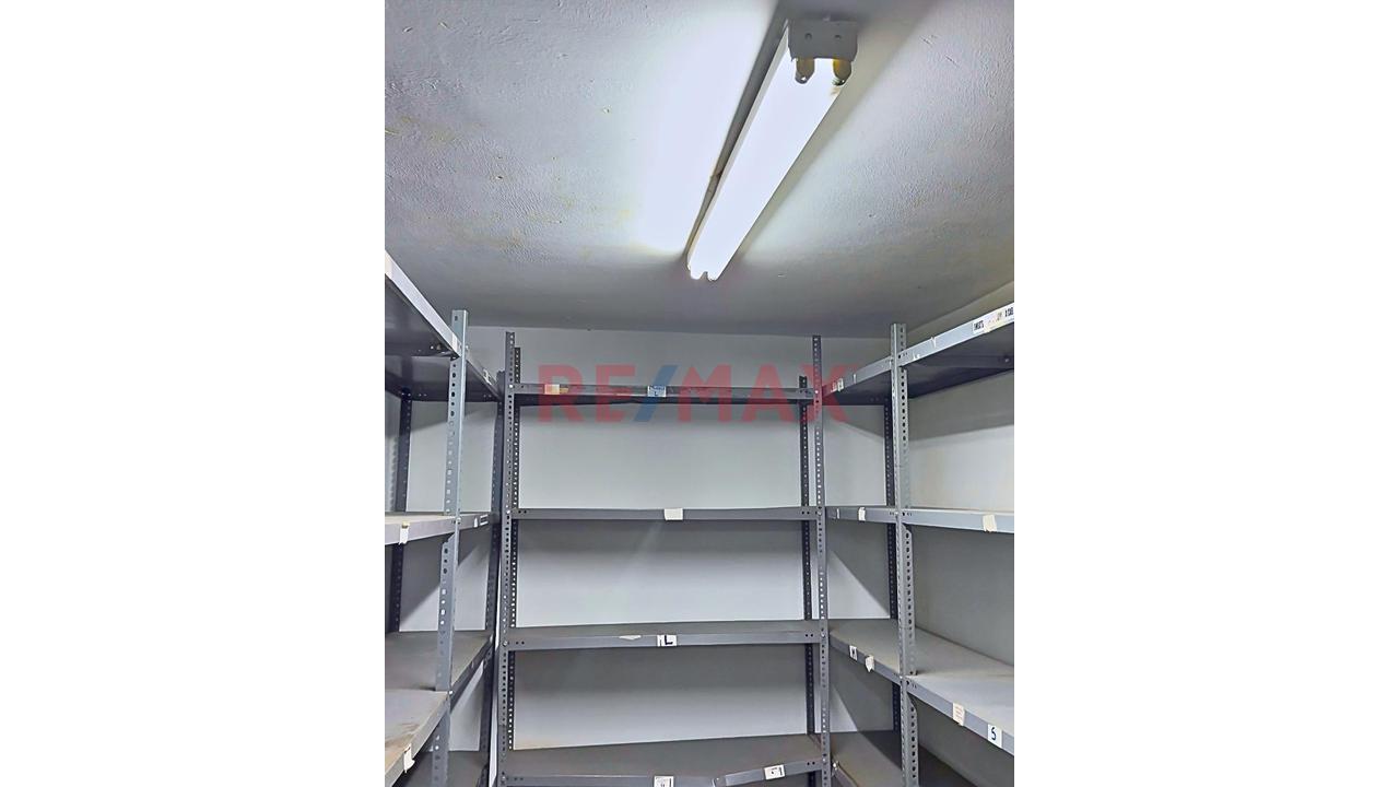 Se Alquila Local/ Casa Comercial Para Oficinas , Centro De Distribución,Restaurante,Etc - 11