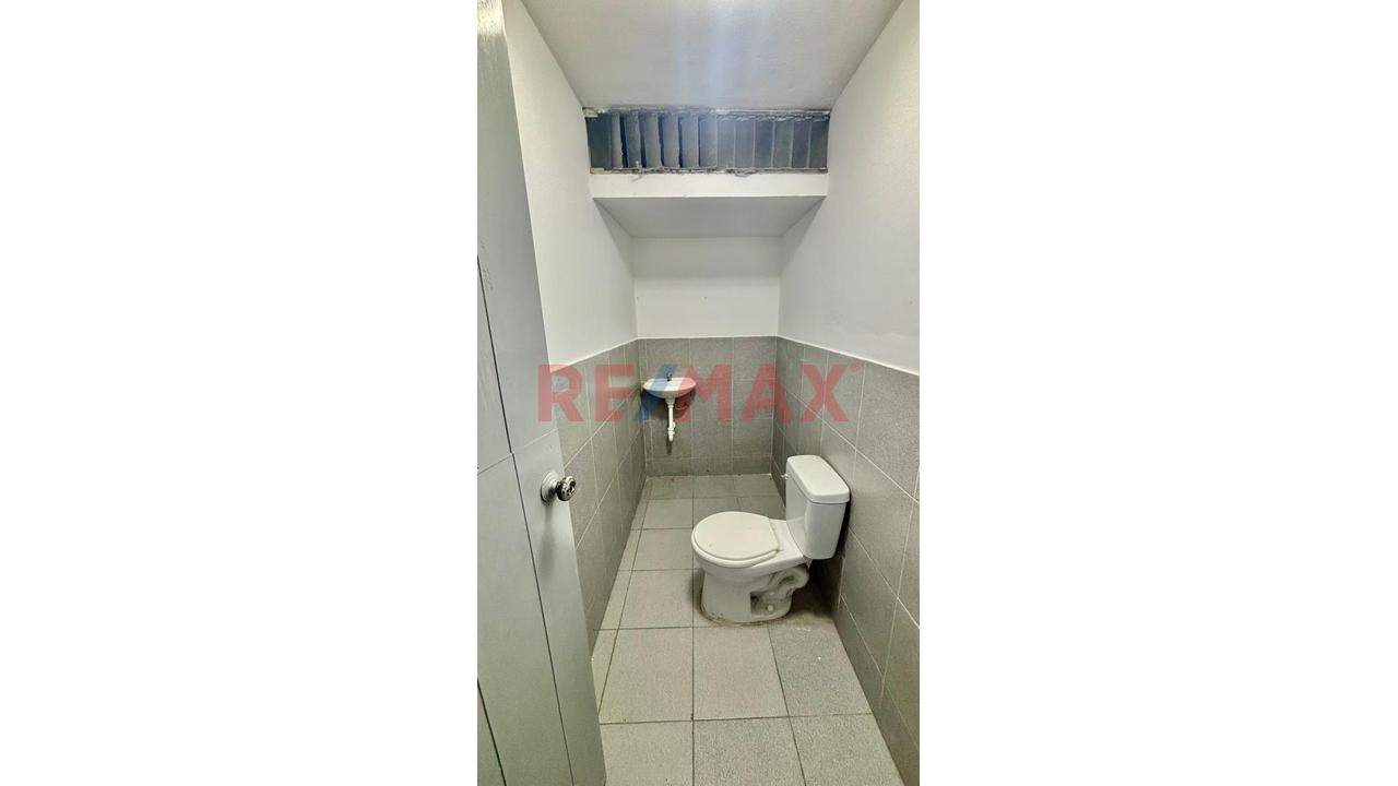 Se Alquila Local/ Casa Comercial Para Oficinas , Centro De Distribución,Restaurante,Etc - 4