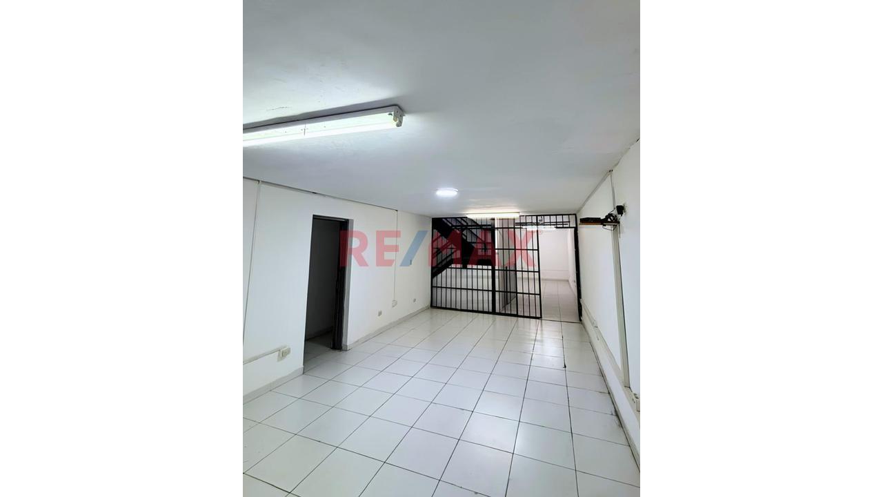 Se Alquila Local/ Casa Comercial Para Oficinas , Centro De Distribución,Restaurante,Etc - 9