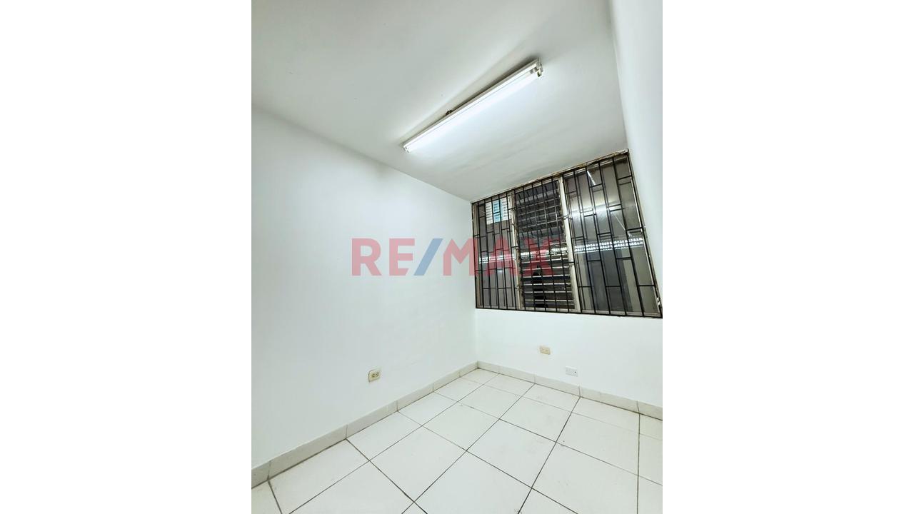 Se Alquila Local/ Casa Comercial Para Oficinas , Centro De Distribución,Restaurante,Etc - 5