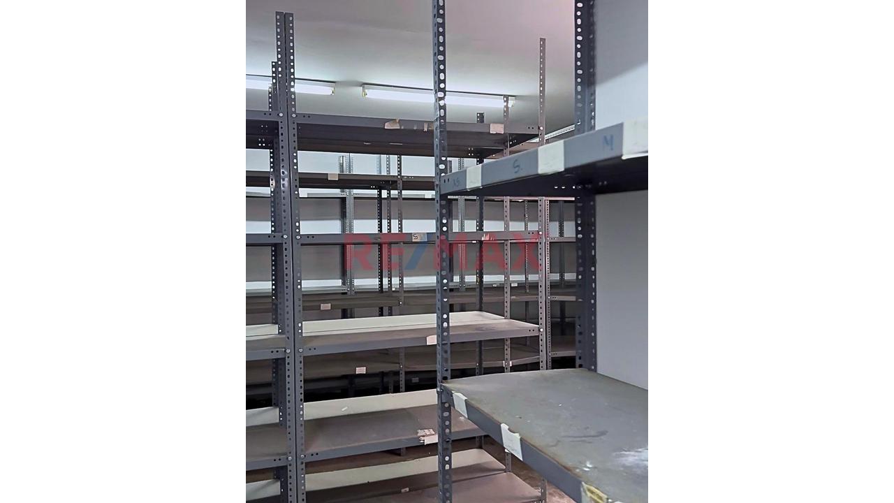 Se Alquila Local/ Casa Comercial Para Oficinas , Centro De Distribución,Restaurante,Etc - 13