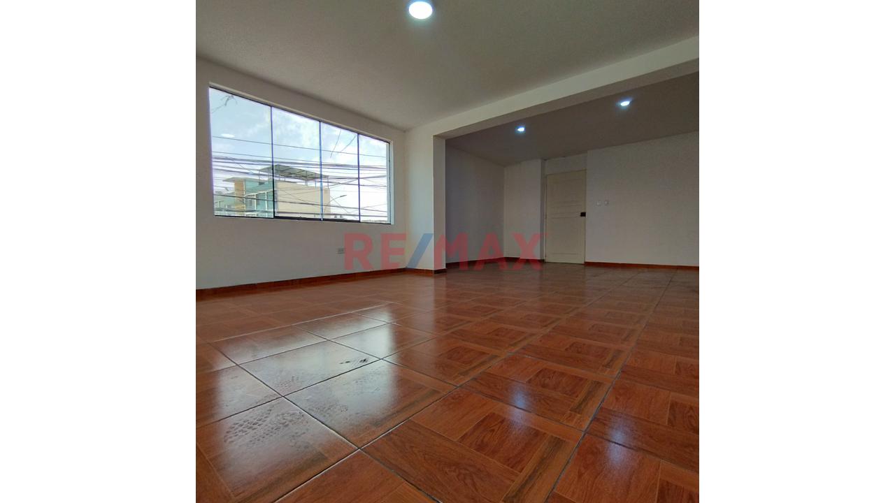 Local Altamente Comercial Av. Samuel Alcázar Rimac - 6