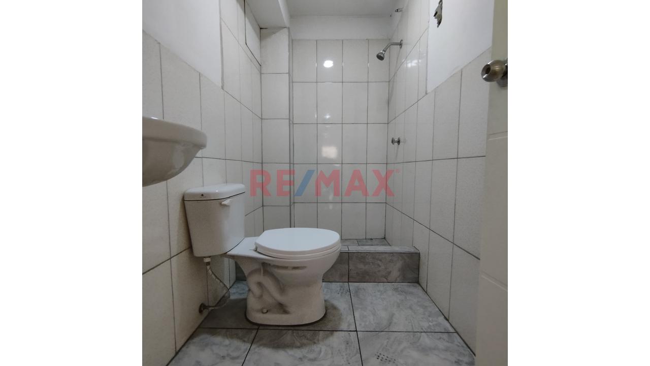 Local Altamente Comercial Av. Samuel Alcázar Rimac - 7