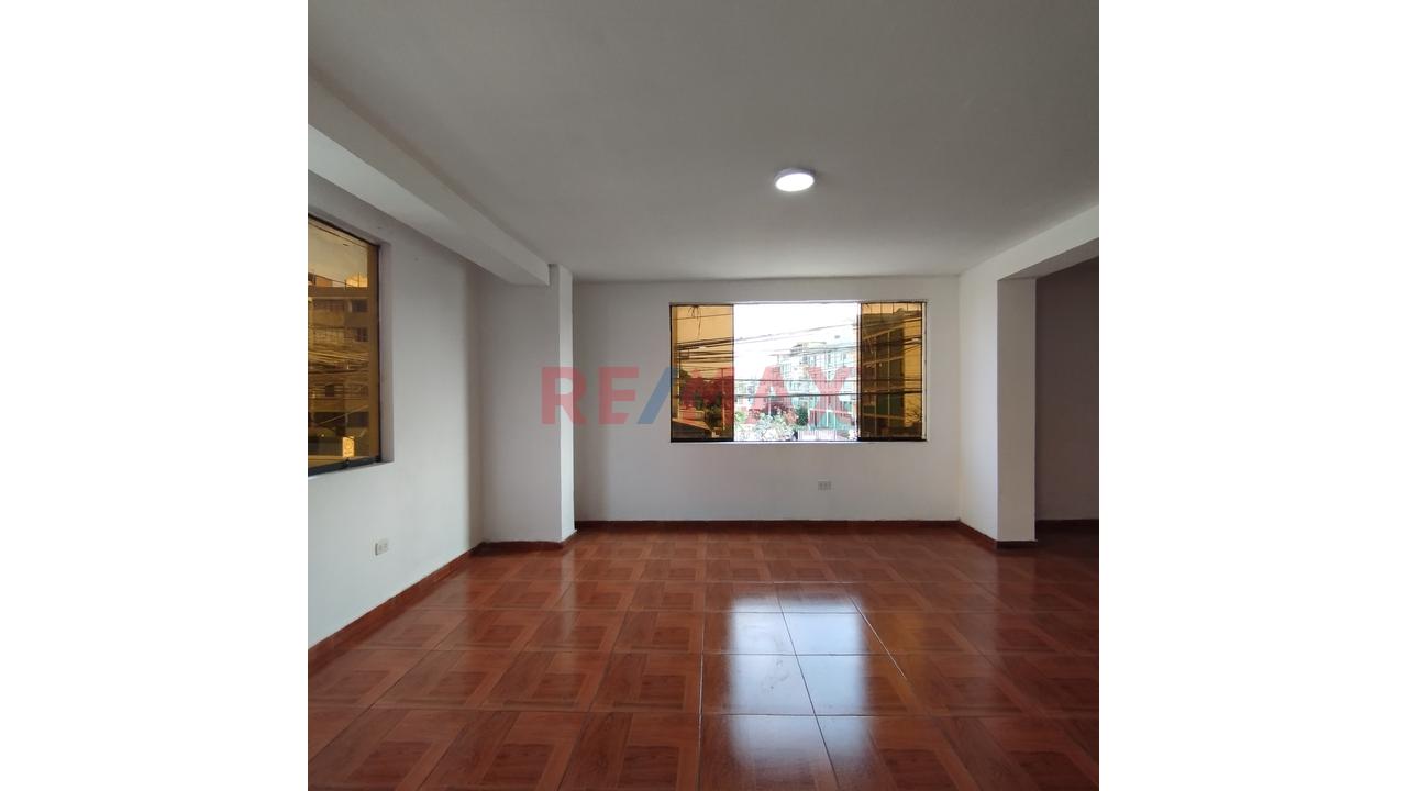 Local Altamente Comercial Av. Samuel Alcázar Rimac - 3
