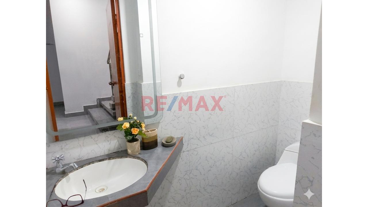 Bajó De Precio!!!Exclusiva Casa De 3 Pisos En Miraflores Country Club – Iv Etapa  Mz.Bq Lt 06 Ca.E. Usd. 180,000 - 8