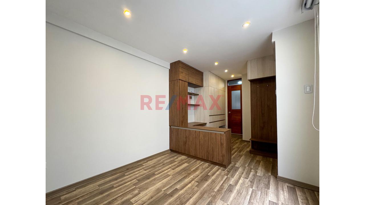 Surquillo /Oportunidad/ Lindo Departamento Remodelado — foto 13