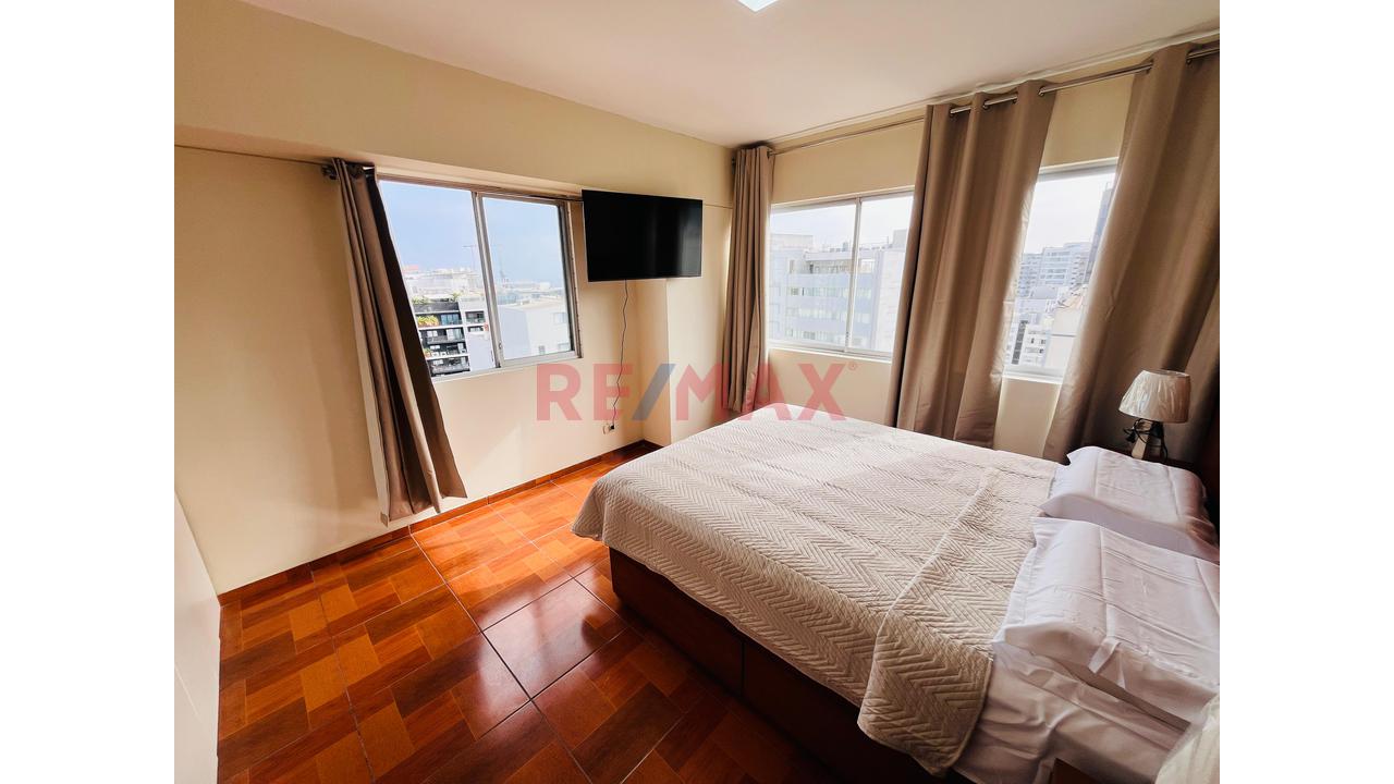 Acogedor Y Amplio Departamento Con Cochera En El Corazon De Miraflores — foto 7