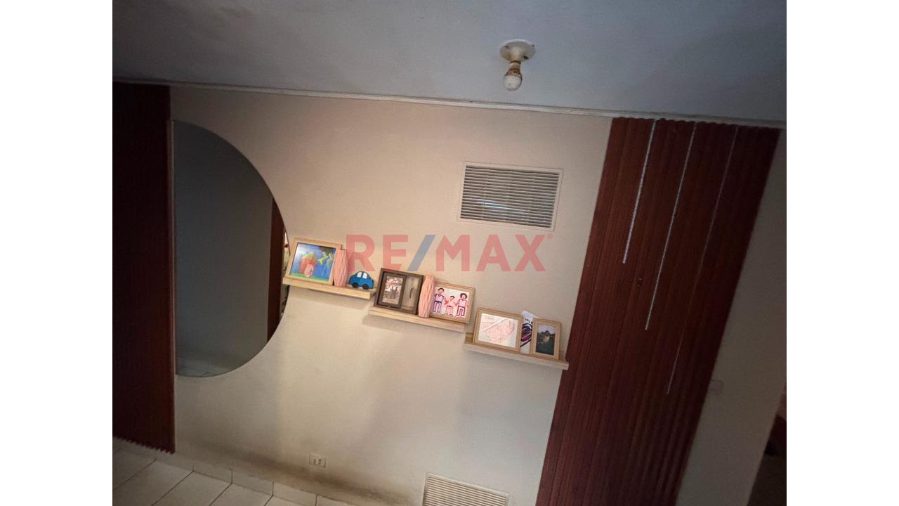 ! Casa En Esquina Frente A Parque/108M2 /Villa El Salvador/Cerca Panamericana Sur Y Hospital De Emergencia - 18