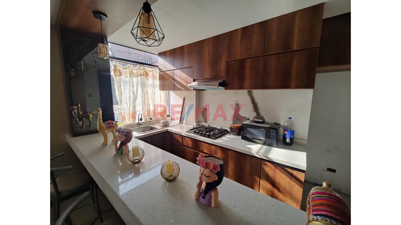 ! Casa En Esquina Frente A Parque/108M2 /Villa El Salvador/Cerca Panamericana Sur Y Hospital De Emergencia — foto 6