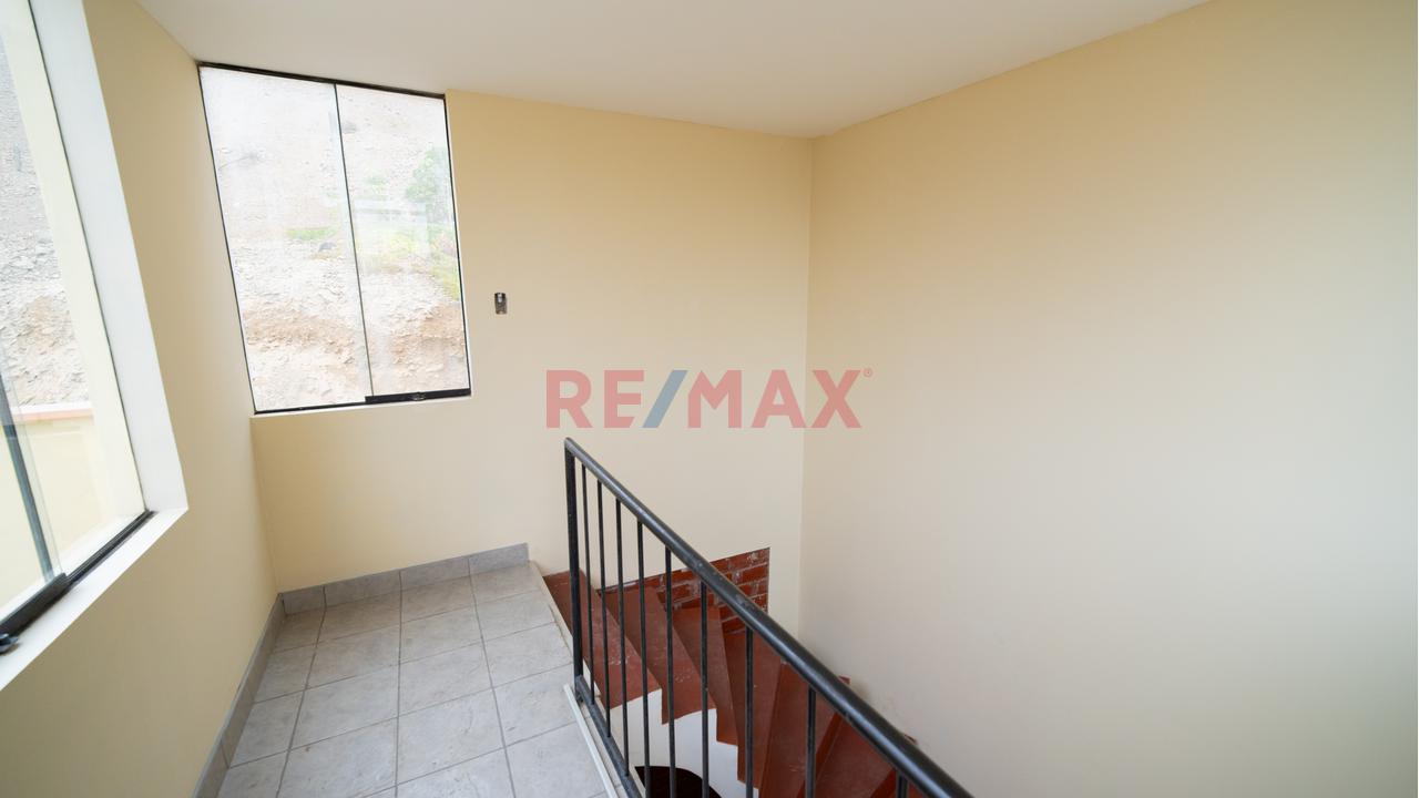 Venta De Casa En Urb. Las Colinas, La Molina!!! — foto 14