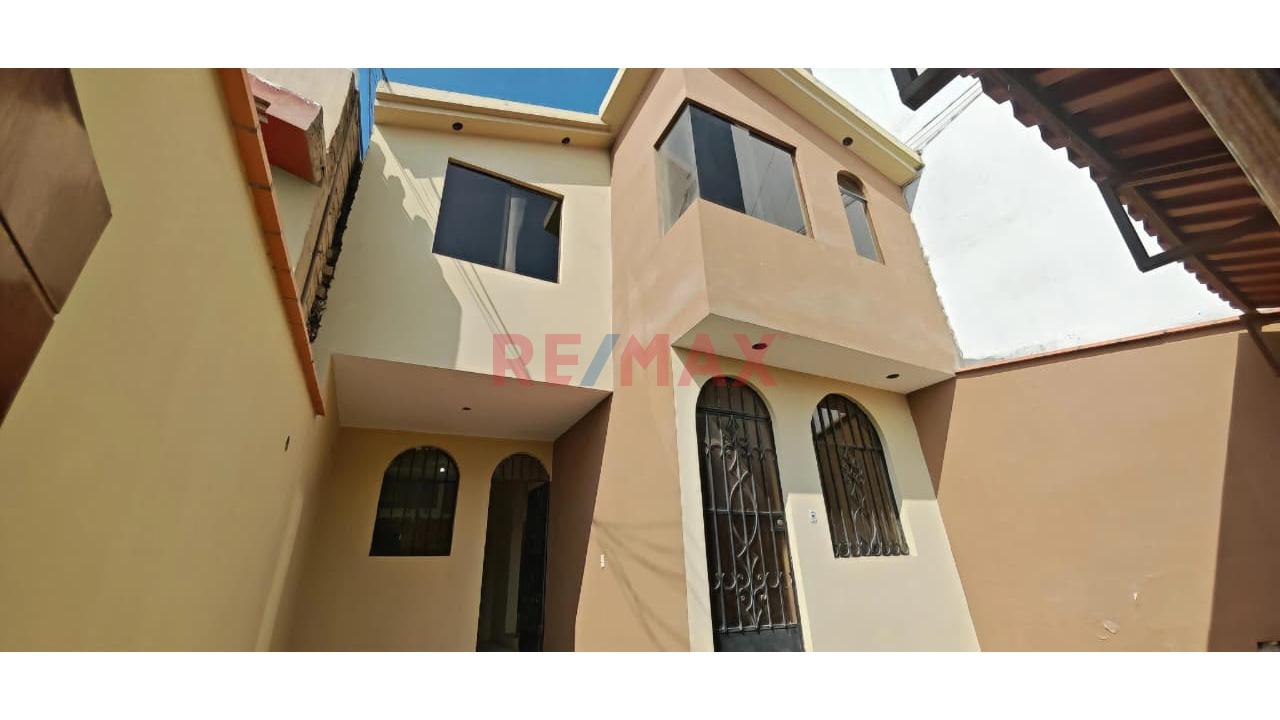 Venta De Casa En Urb. Las Colinas, La Molina!!! — foto 2