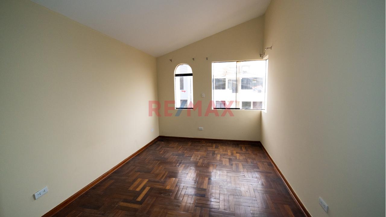 Venta De Casa En Urb. Las Colinas, La Molina!!! — foto 9