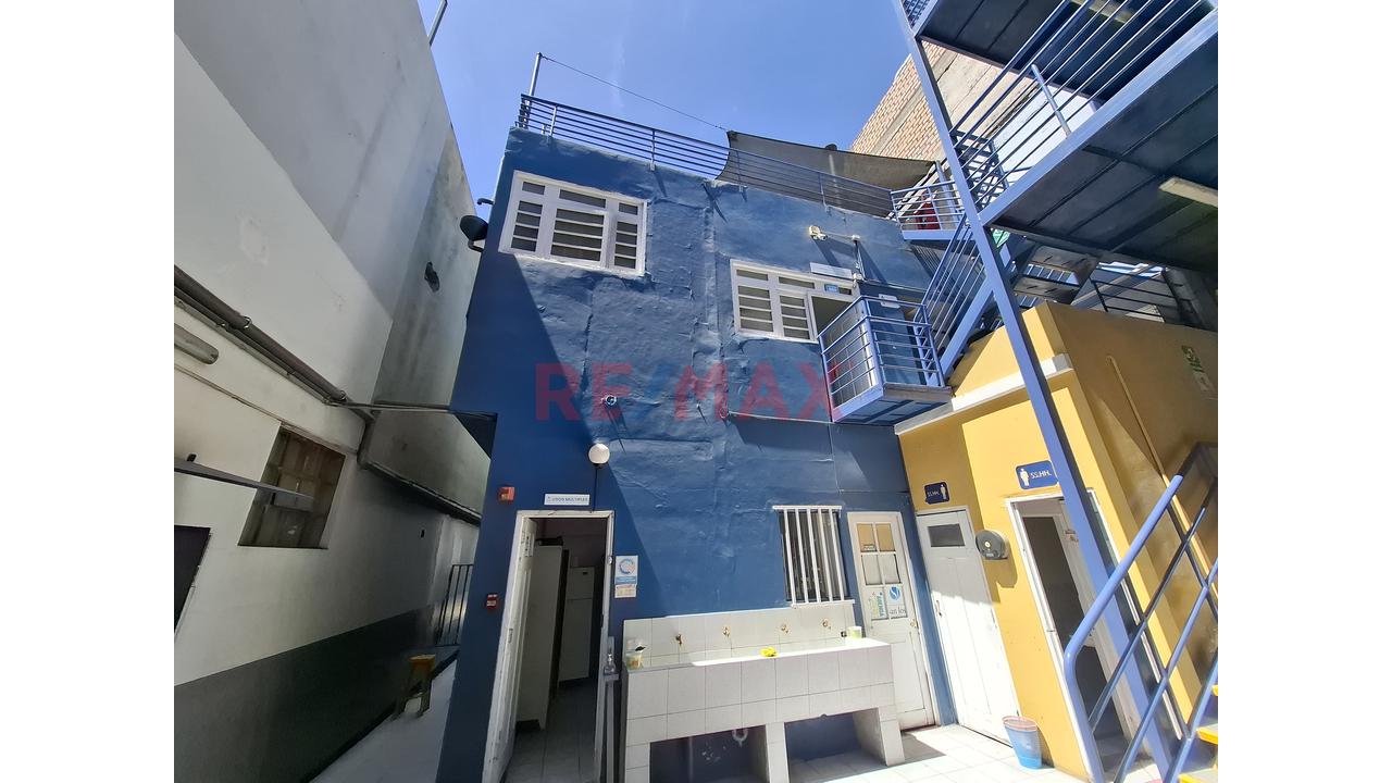 Vendo Amplio Local Comercial En Av. Ejército – Yanahuara - 6