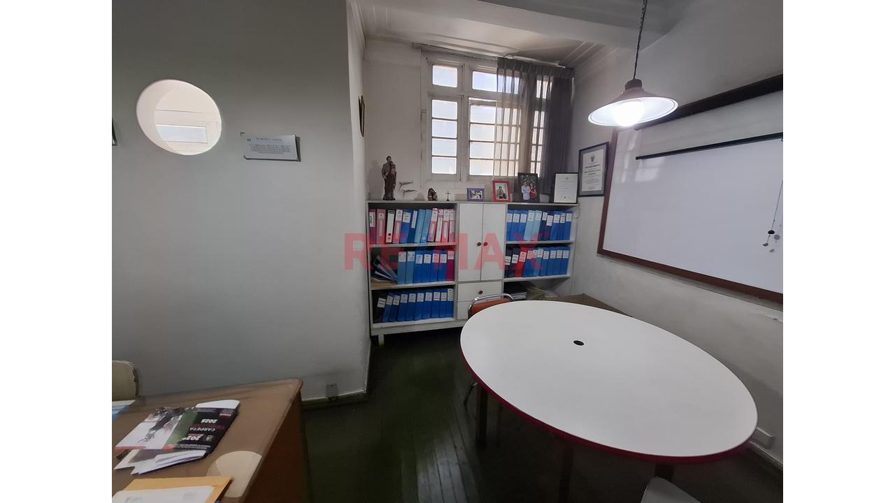 Vendo Amplio Local Comercial En Av. Ejército – Yanahuara - 14