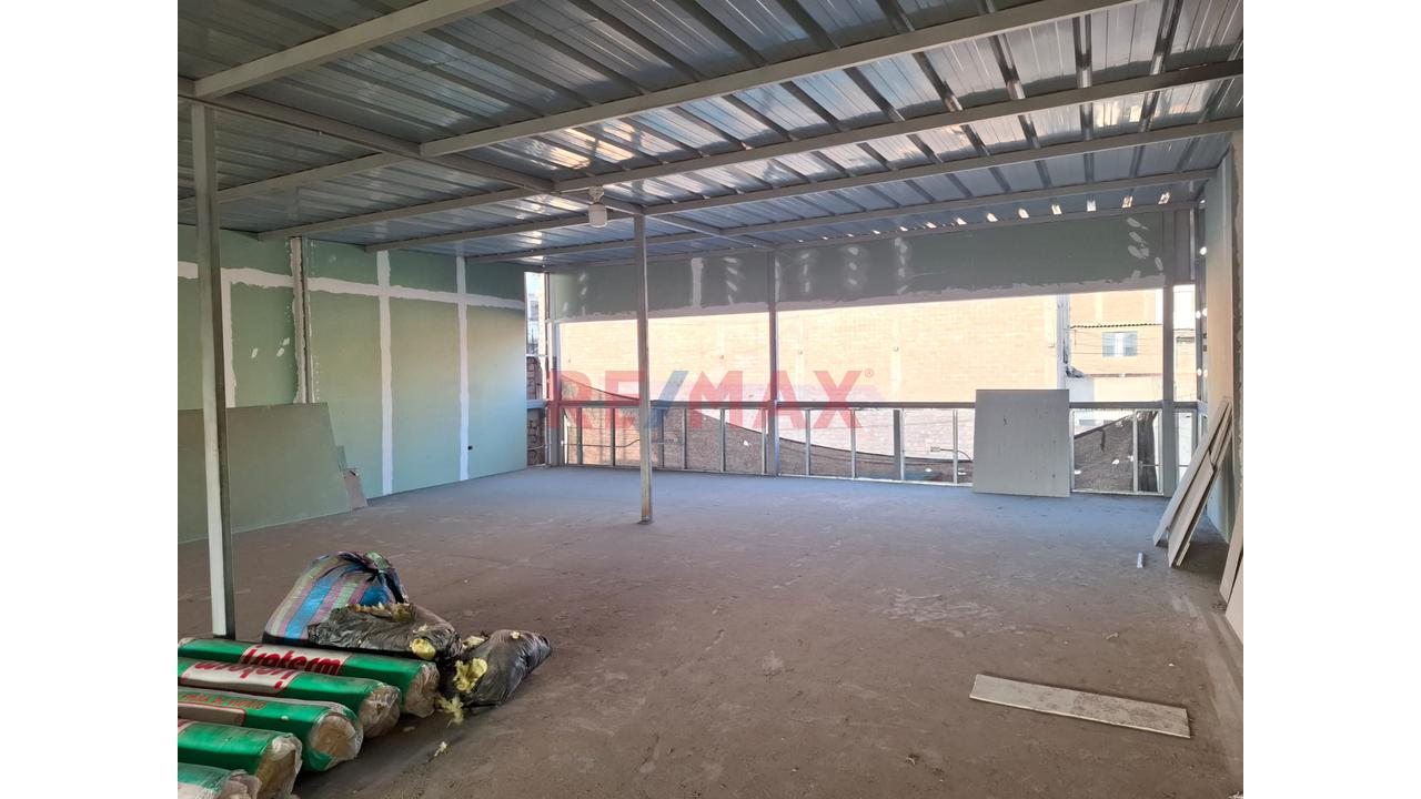 Alquiler De Local Comercial / Almacén De 170 M² En Av. Miguel Iglesias – Sjm - 8