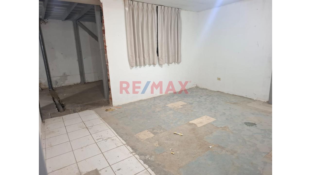 Alquiler De Local Comercial / Almacén De 170 M² En Av. Miguel Iglesias – Sjm - 5
